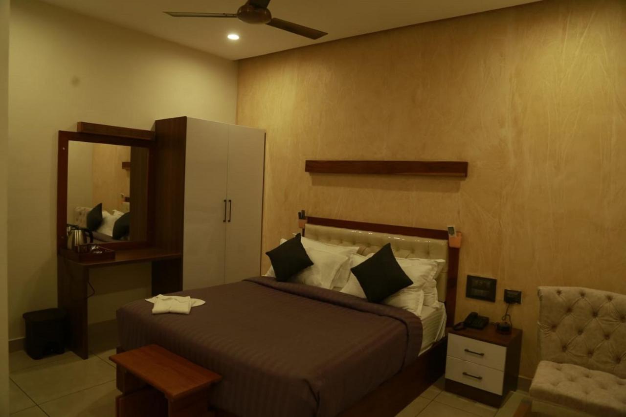 Casa Orchid Hotel Alappuzha Kültér fotó
