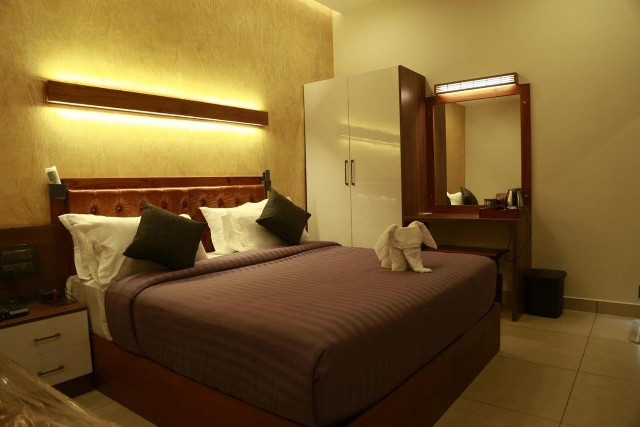 Casa Orchid Hotel Alappuzha Kültér fotó